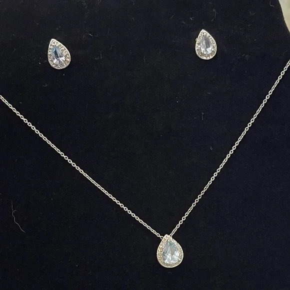 Blue Topaz,Diamonds & Silver Necklace w/Pendant & Pierced Earrings - Picture 5 of 14